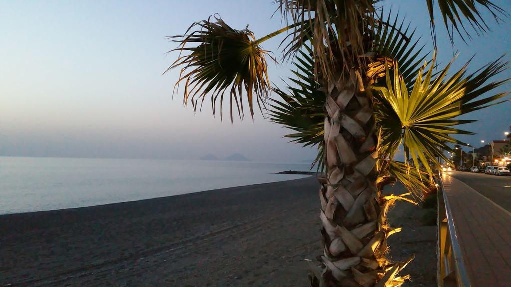 B&B Le Terrazze Capo d'Orlando Bagian luar foto